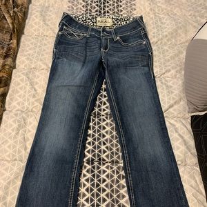 27s. Ariat REAL Denim jeans